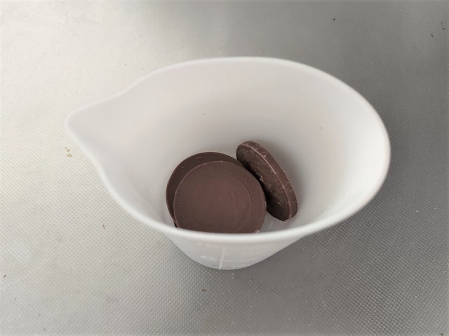 【セリア】チョコやバターをレンジで溶かせるカップ