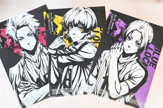 【「ファミマで熱狂!6月はブルーロックで盛り上がれ!」キャンペーン】「A4クリアファイル」表と裏でコンビになっています!差し色もいい感じ。
