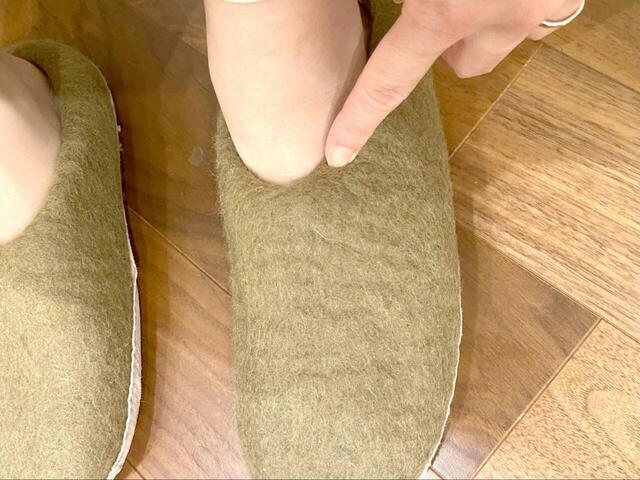【BEAMS fennica ルームシューズ フェルトスリッパ】足の甲まですっぽり包んでくれるので、冷え性さんには嬉しい限り
