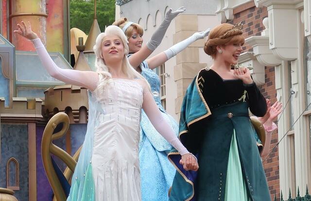 パレード「フレンドタスティック！“Friendtastic!” Parade」