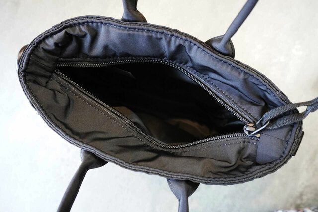 中を開いたところ