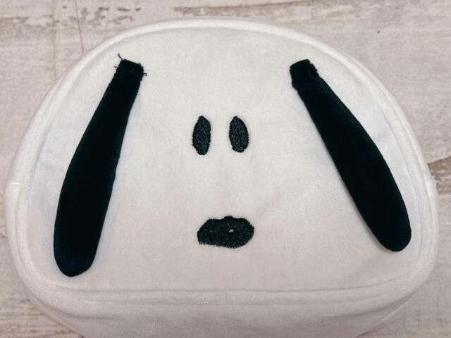 お目目とお鼻は刺繍で描かれています。かわいい!