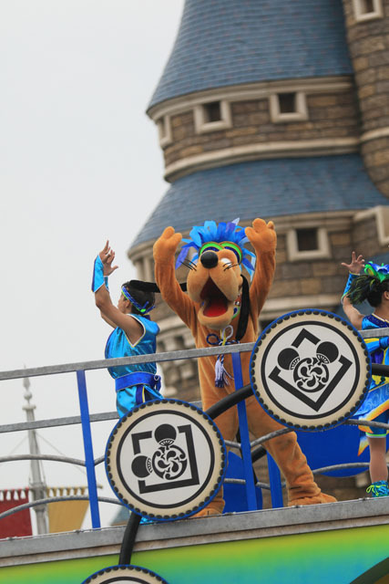 ずぶ濡れエンターテイメント「雅涼群舞」/TDL「ディズニー夏祭り」2015(撮影:YOSHI)