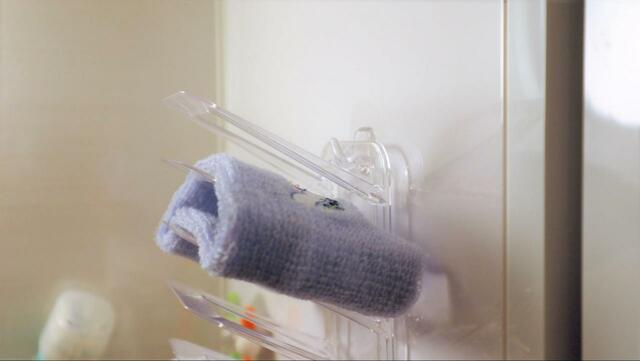 【セリア ハンカチスタンド】ヘアバンドは、穴を1～2枚の仕切り部分に掛けると◎