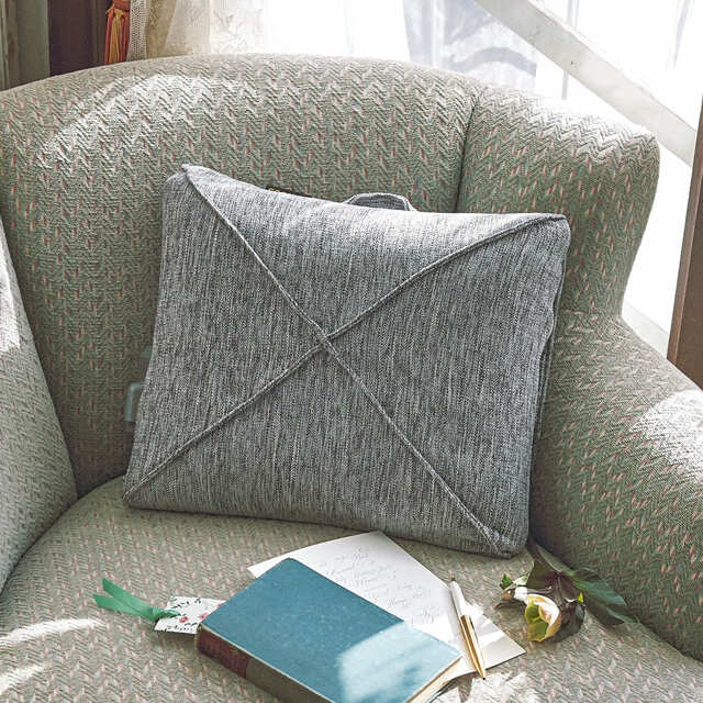 【Afternoon Tea LIVING（アフタヌーンティー リビング）】「ルルドプレミアムマッサージクッション 3Dもみ」￥15,800