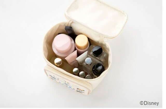 Walt Disney World VANITY POUCH BOOK