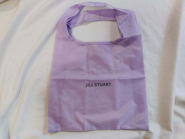 淡いパープルカラーが大人かわい