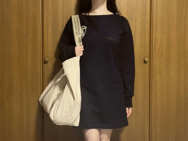 身長155cmの筆者が持ってみました!サイズ感の参考にしてみてくださいね