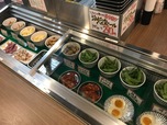 料理は自由に選べるビュッフェスタイル