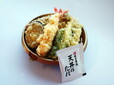【角上魚類の惣菜売上ランキング 1位】「海鮮天丼　1パック」700円（税込）