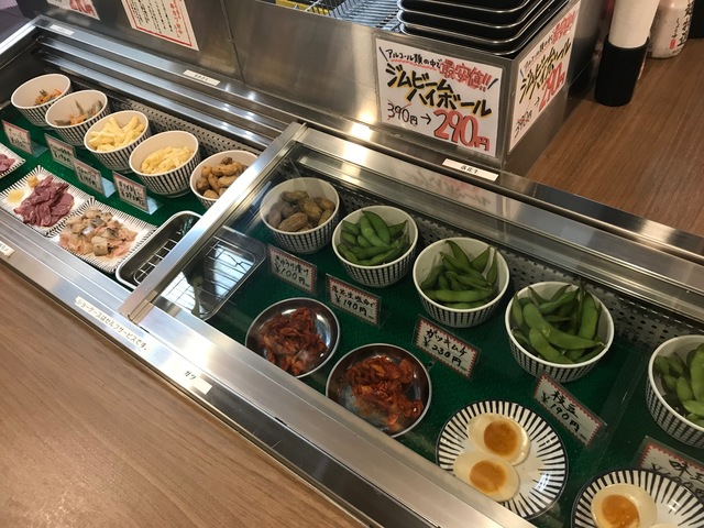 料理は自由に選べるビュッフェスタイル