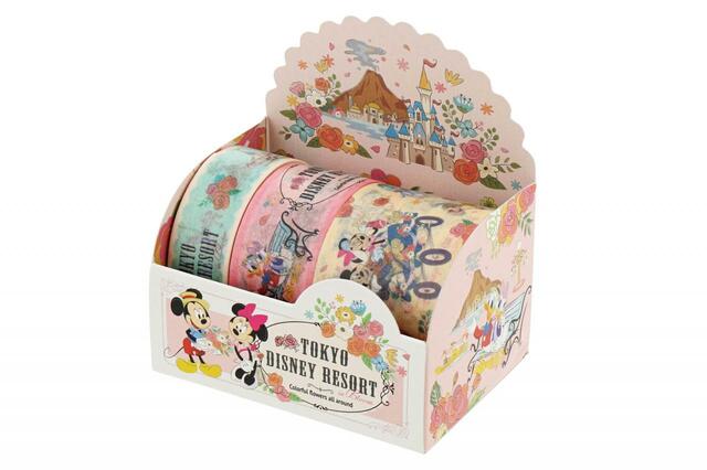 マスキングテープセット 1,000円｜東京ディズニーリゾート「花咲き誇るパークを満喫するミッキーたちが描かれたグッズ」｜販売店舗：東京ディズニーランド「ホームストア」、東京ディズニーシー「ヴィラ・ドナルド・ホームショップ」｜発売日：2024年4月25日（木）