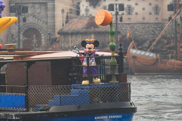 「ミニーのトロピカルスプラッシュ」／TDS「ディズニー・サマーフェスティバル」2015（撮影：YOSHI）