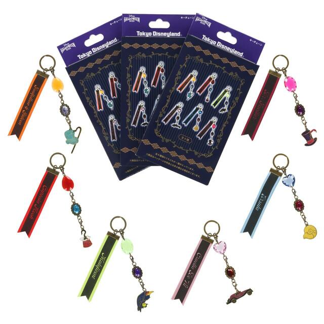 キーチェーン 1,400円|東京ディズニーリゾート「ディズニー・ハロウィーン」スペシャルグッズ|販売店舗:東京ディズニーランド「ディズニー&カンパニー」、東京ディズニーシー「エンポーリオ」|発売日:2025年9月16日(火)