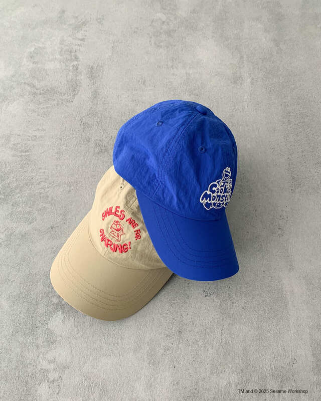 【SM2×セサミストリート】【SESAME STREET meets SM2】「刺繍キャップ」カラー:ベージュ/ブルー、価格:¥4,950/カジュアルコーデのワンポイントにおすすめ
