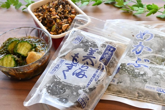 今回つかったもずくとめかぶはカネリョウ海藻のもの！冷凍なので便利！