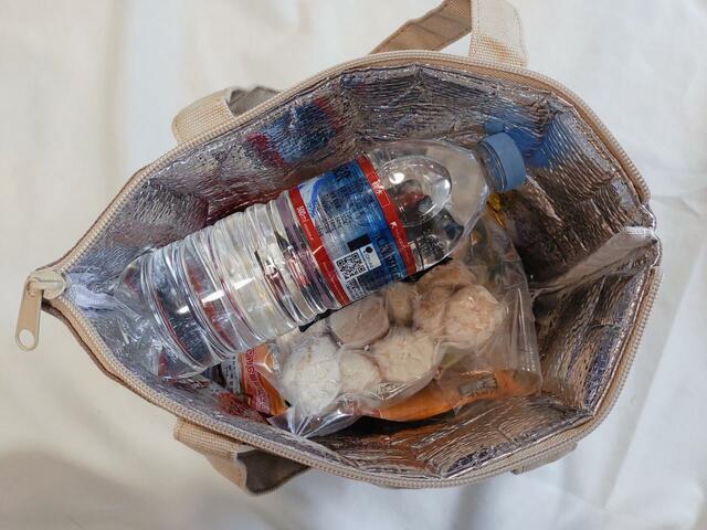 冷凍食品やペットボトルを入れた状態