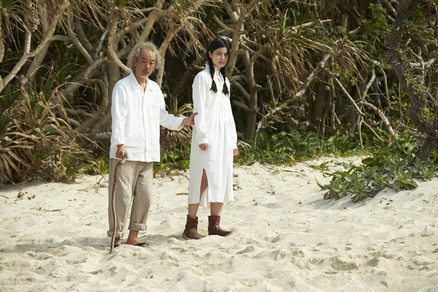 『シェル・コレクター』　２月公開 ©2016 Shell Collector LLC（USA）、『シェル･コレクター』製作委員会 