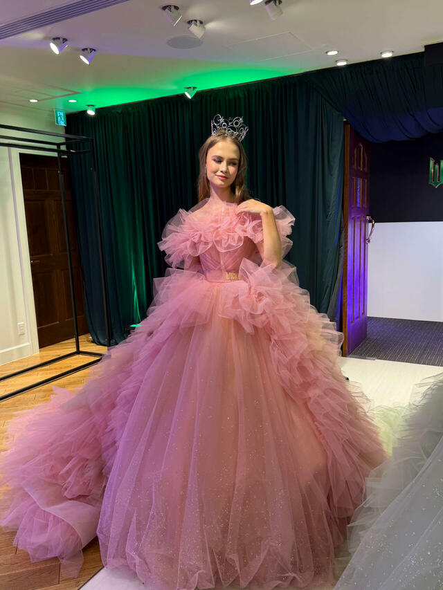 【クラウディア】『ウィキッド』新作ウェディングドレス