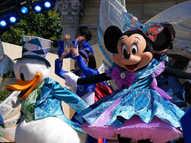 「東京ディズニーシー　25周年“スパークリング・ジュビリー”」ダンス・ザ・グローブ！