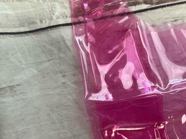 素材はPVC。しっかりとしている生地