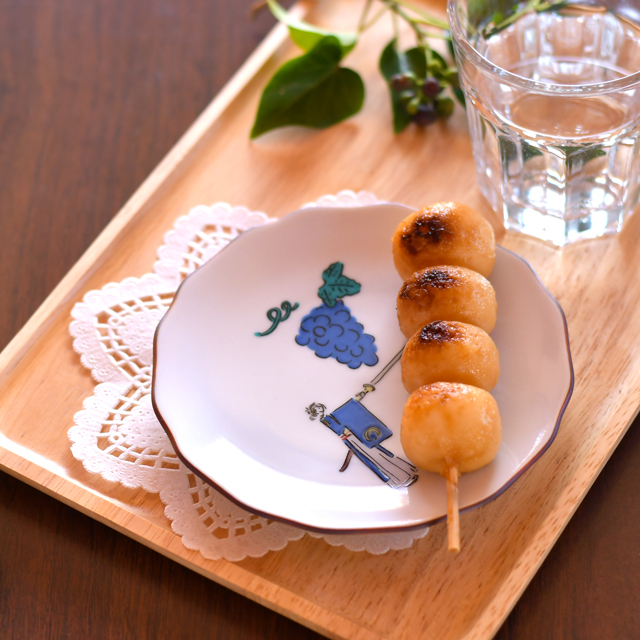 九谷焼 花型皿（三日月宗近）