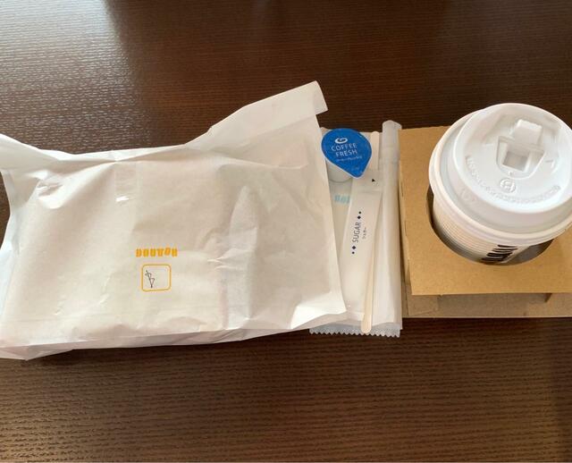 【#朝ドトール】ドリンクはドリンクホルダーに入れられていて倒れる心配がありません！