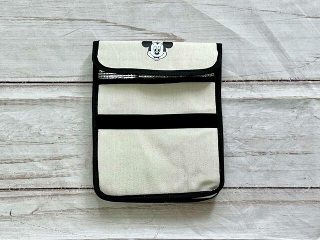 【otonaMUSE（オトナミューズ）7月号増刊】平たい状態で入っているハンドバッグ。形が不明…