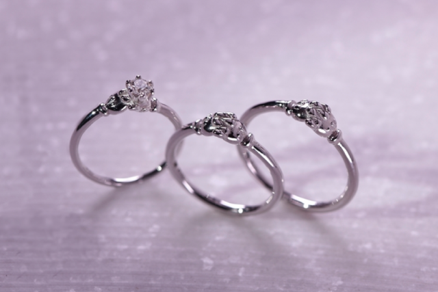 JAM HOME MADE/MICKEY & MINNIE SHAKE HANDS ©Disney