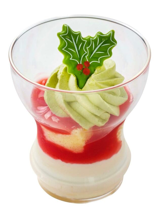 ストロベリーケーキカップ 550円｜東京ディズニーリゾート「ディズニー・クリスマス」フードスーベニア｜発売日：2025年11月1日（土）