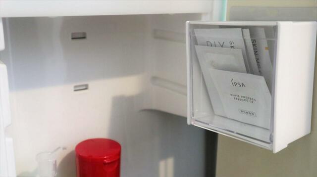 【セリア マグネットスイングケース】試供品入れにも最適