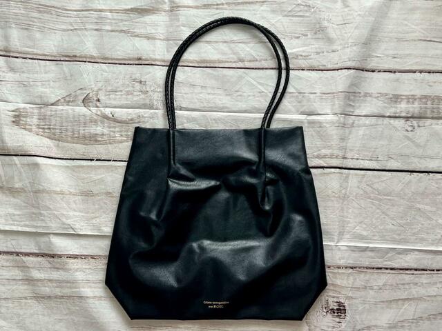 台形のようなフォルムのシンプルな縦長トートバッグ【ROPE PICNIC PASSAGE（ロペピクニックパサージュ）】洗えるメッシュハンドルA4トートバッグ