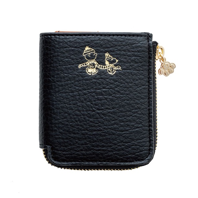 【『SNOOPY YEAR OF THE SNAKE COMPACT WALLET BOOK BLACK』（宝島社）】ブラック地に箔押しが高級感もあります