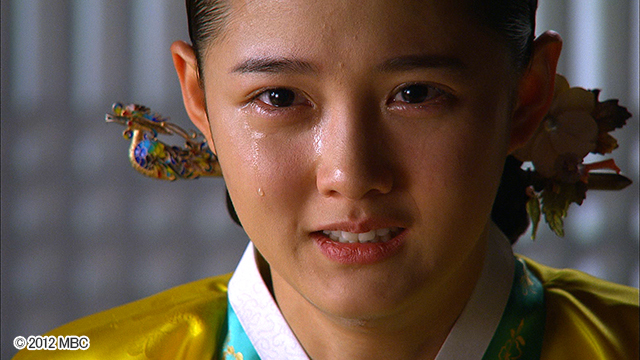 『太陽を抱く月』 © 2012 MBC