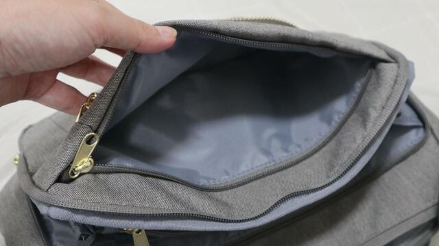 【anello GRANDE（アネロ グランデ） ショルダーバッグ】BポケットやCポケットはハンカチやティッシュなど、薄めの物の収納に向いています◎