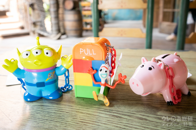 グミキャンディー、ミニスナックケース付き ¥850