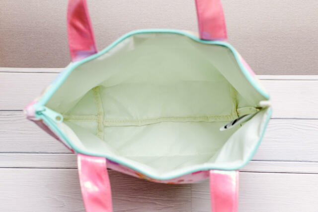 スーベニアランチケース 対象のメニューにプラス ¥1,300｜たっぷり物が入ります