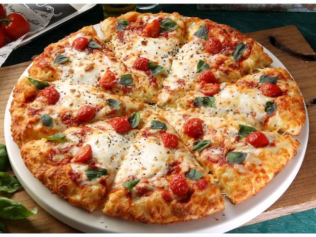 とろけるモッツァの贅沢マルゲリータ