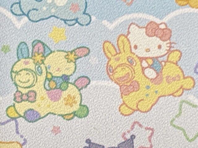 それぞれ異なるカラーのロディに乗っており、よく見るとロディは各キャラクターのモチーフを取り入れたデザインになっています