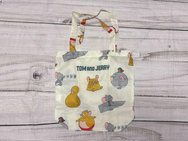 背面も総柄仕様