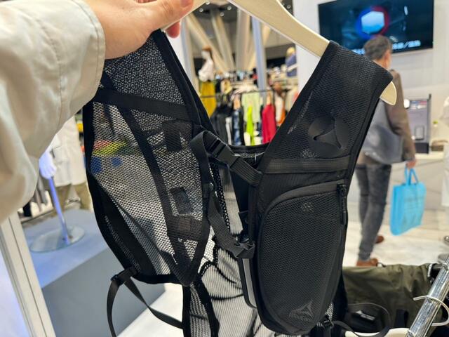 【ワークマン WindCore ICE×HEATERペルチェベストPRO】カラーはブラック、サイズはフリーサイズ。メッシュ素材で通気性抜群です