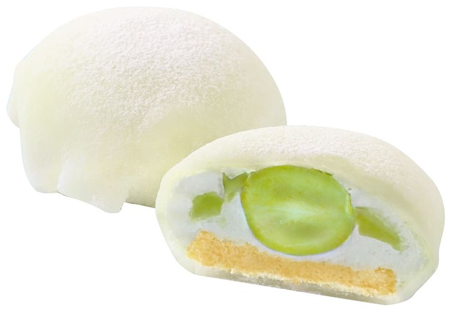 【不二家「Smile Switch Festa 2025 in GINZA」】「洋菓子屋さんのシャインマスカット大福」480円／2023年を代表する人気商品