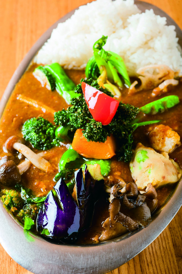 絶品「野菜カレー」の名店5／プーさん（武蔵小金井）　野菜チキン　1450円