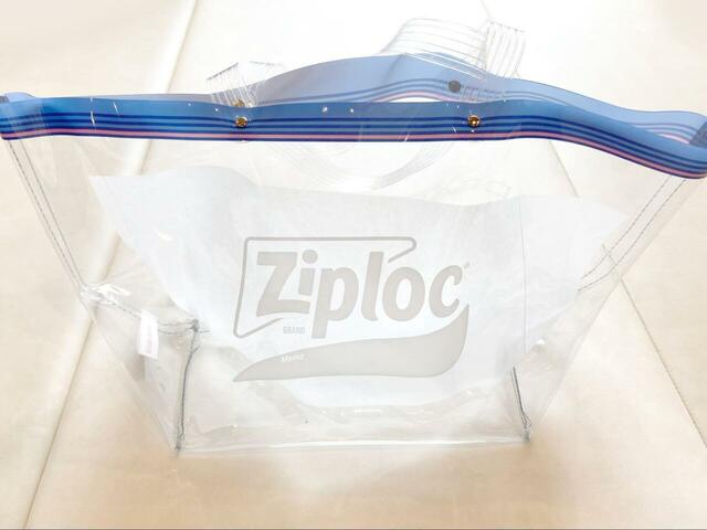 【DEAN ＆ DELUCA クリアトートバッグS】こちらにはジップロックのロゴが♪