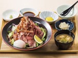 ローストビーフのメニューは他にも！「特盛り炙りローストビーフ丼膳」