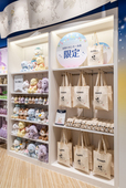 【ディズニーストア 太田イオンモール店】店内のアイテム
