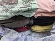 大き目Tシャツを8枚ざっくり入れても余裕がたくさんあります