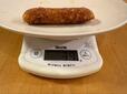 【ロピア 甘辛チキンスティック】1本を測ってみると約39g!お弁当にちょうど良い!