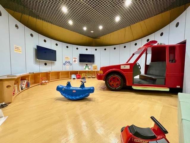 【本所防災館】１階のこども広場。小さな子どもはここで遊べます