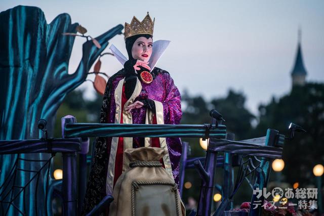 2022年「ザ・ヴィランズ・ロッキン・ハロウィーン」ウィックド・クイーン